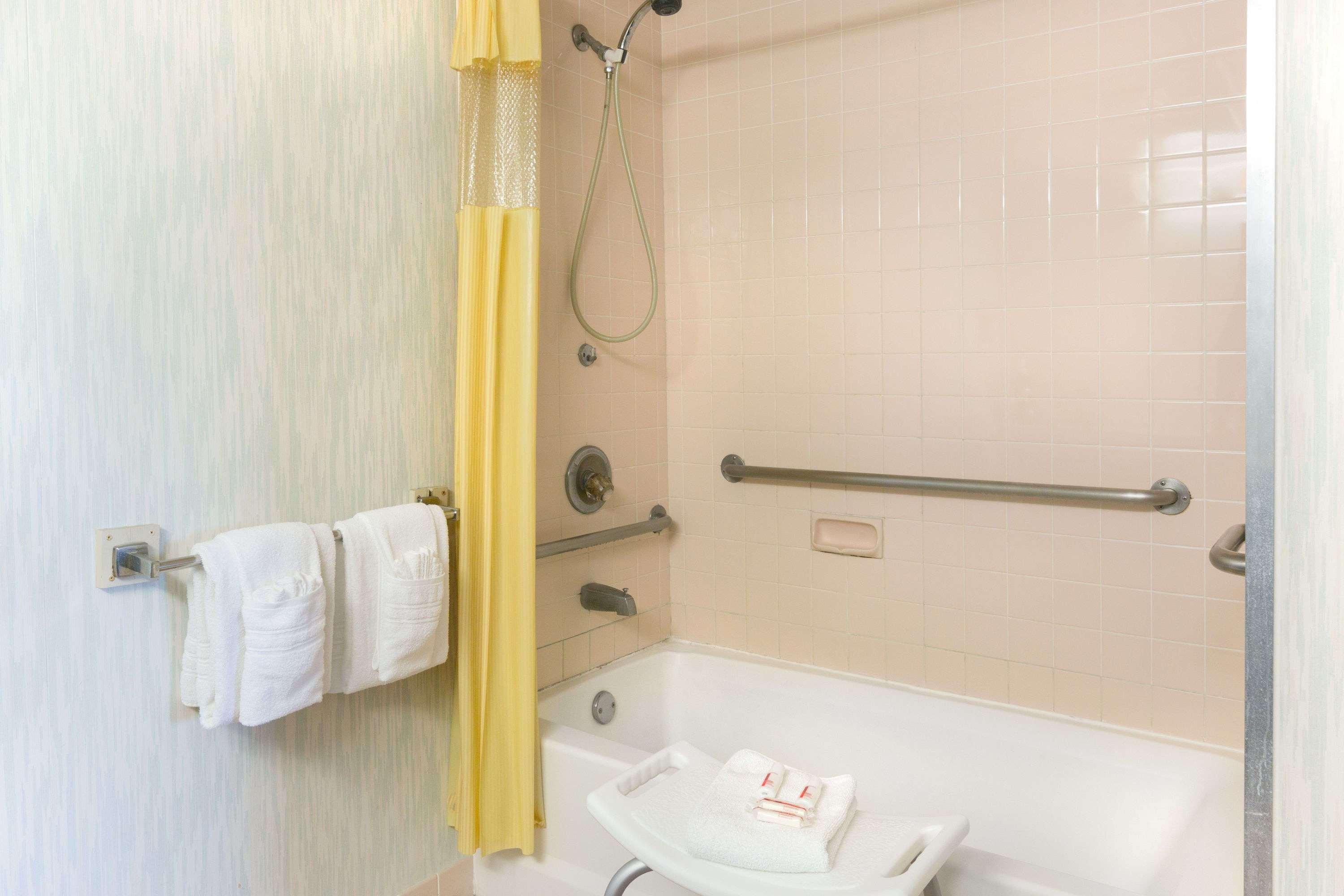 Days Inn By Wyndham Ρίτσμοντ Εξωτερικό φωτογραφία