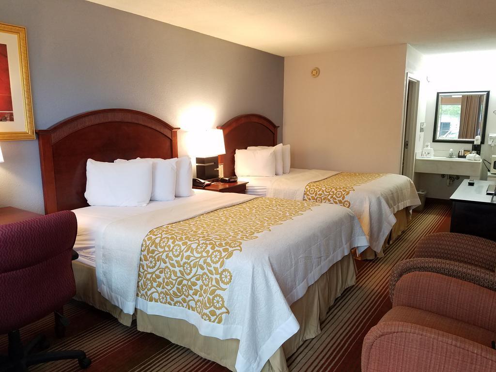 Days Inn By Wyndham Ρίτσμοντ Εξωτερικό φωτογραφία